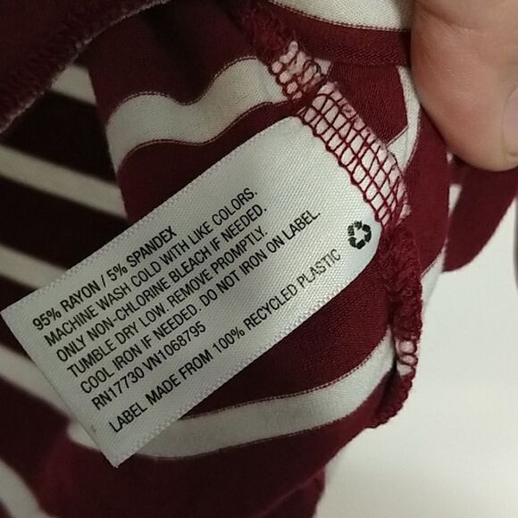 Merona wine red white stripe Medium - Picture 4 of 4